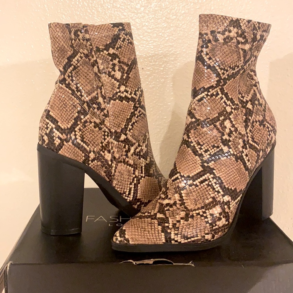 Fashion Nova Snake Print Booties size 9